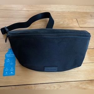 NWT ✨ Vera Bradley Belt Bag